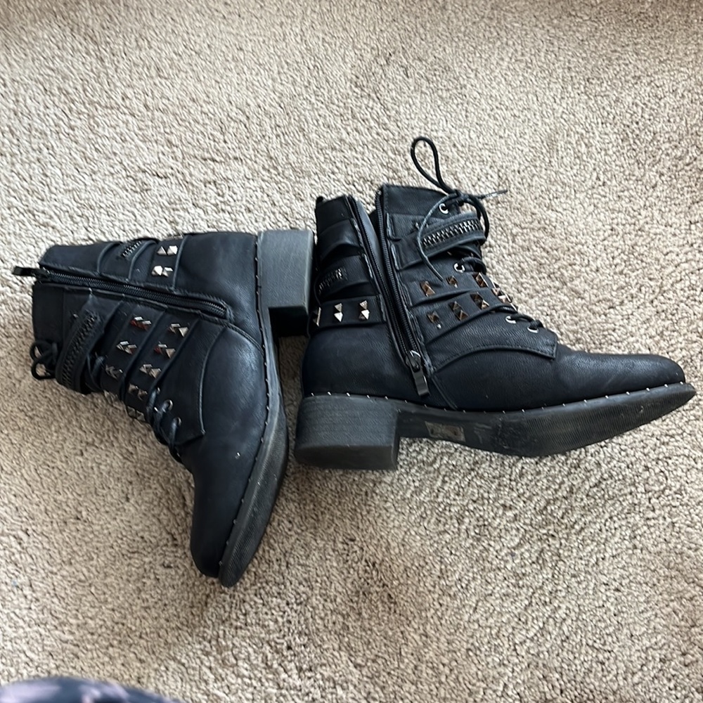 MOCA Booties - Picture 2 of 7